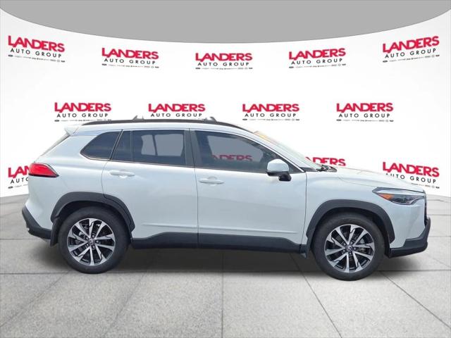 2024 Toyota Corolla Cross XLE