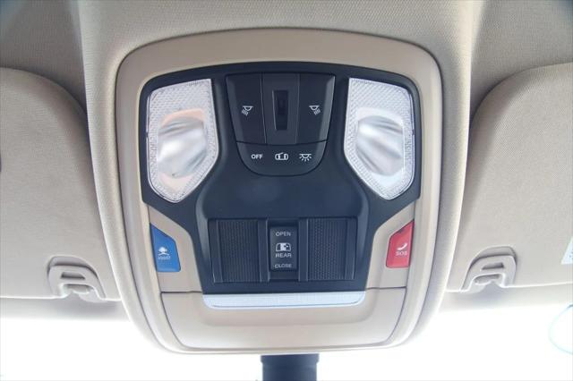 2020 Ram 1500 Big Horn Crew Cab 4x4 5'7" Box