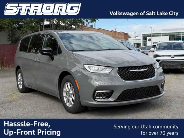 2025 Chrysler Pacifica Select for sale in Salt Lake City, UT