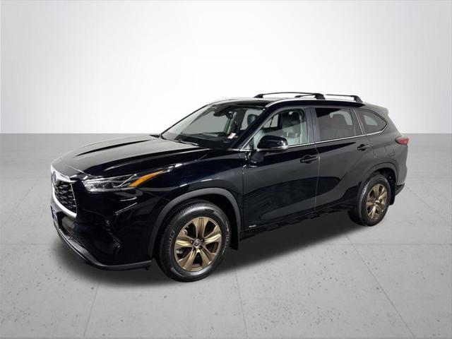 2023 Toyota Highlander Hybrid XLE Bronze
