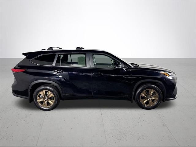 2023 Toyota Highlander Hybrid XLE Bronze