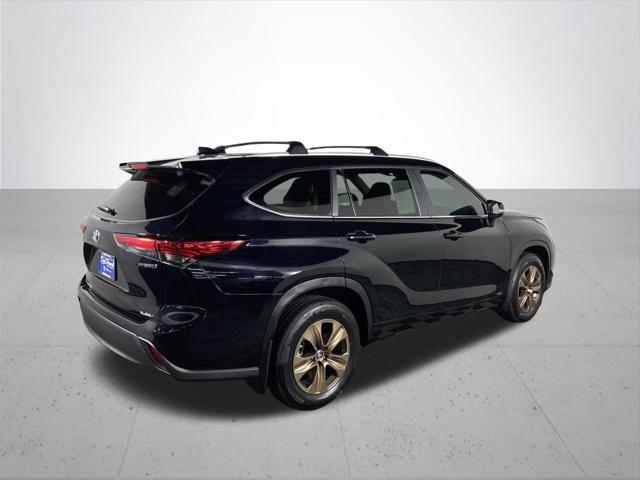 2023 Toyota Highlander Hybrid XLE Bronze