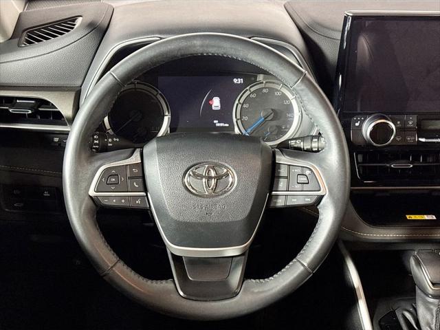 2023 Toyota Highlander Hybrid XLE Bronze