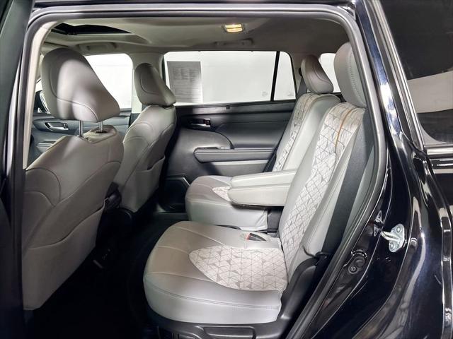 2023 Toyota Highlander Hybrid XLE Bronze