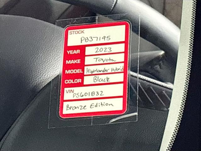 2023 Toyota Highlander Hybrid XLE Bronze