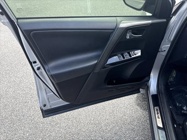 2016 Toyota RAV4 SE