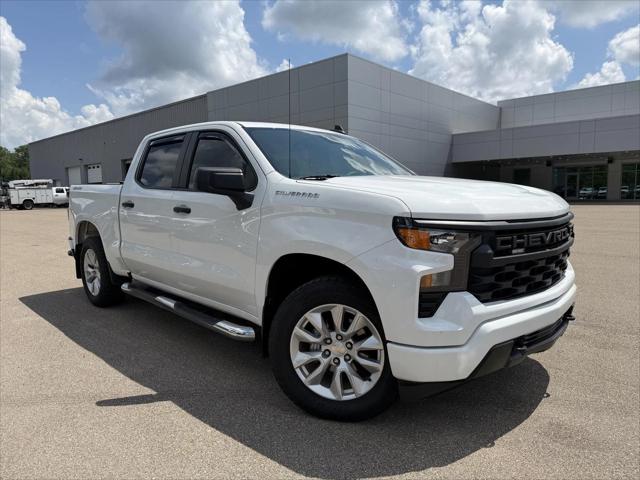 2022 Chevrolet Silverado 1500 4WD Crew Cab Short Bed Custom