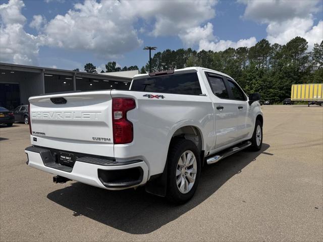 2022 Chevrolet Silverado 1500 4WD Crew Cab Short Bed Custom
