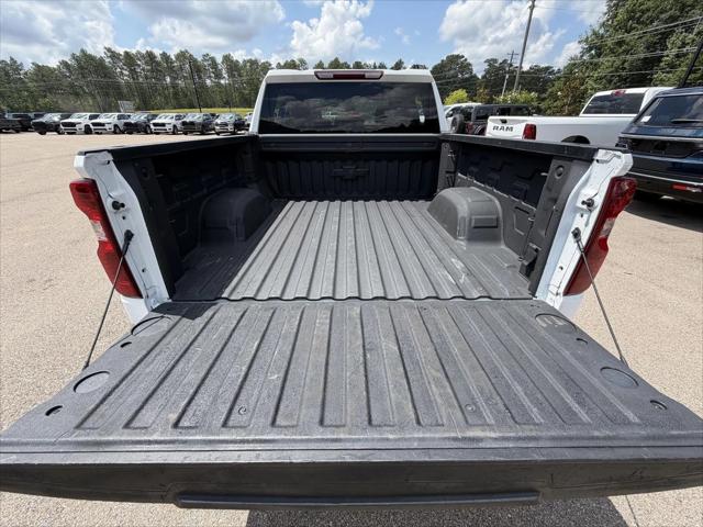 2022 Chevrolet Silverado 1500 4WD Crew Cab Short Bed Custom