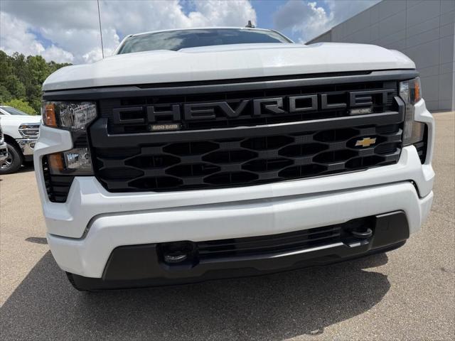 2022 Chevrolet Silverado 1500 4WD Crew Cab Short Bed Custom