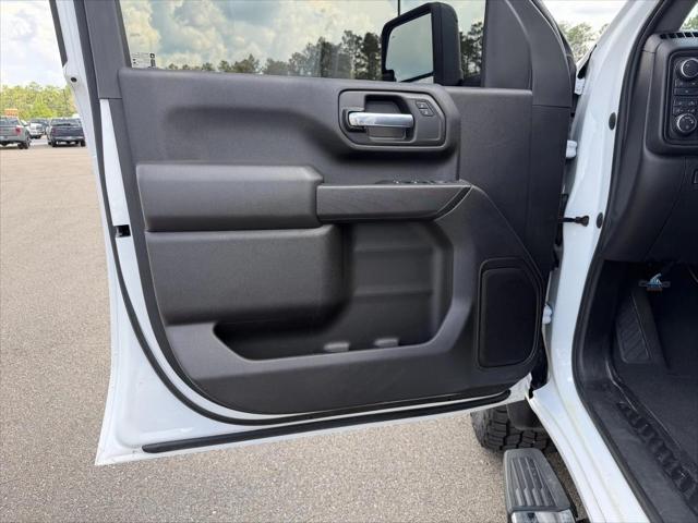 2024 Chevrolet Silverado 2500HD 4WD Crew Cab Standard Bed Custom