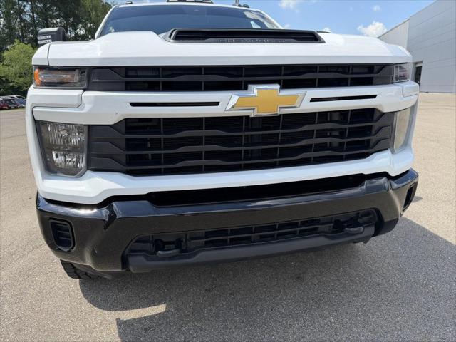2024 Chevrolet Silverado 2500HD 4WD Crew Cab Standard Bed Custom