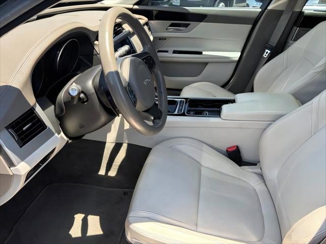 2017 Jaguar XF 35t Premium