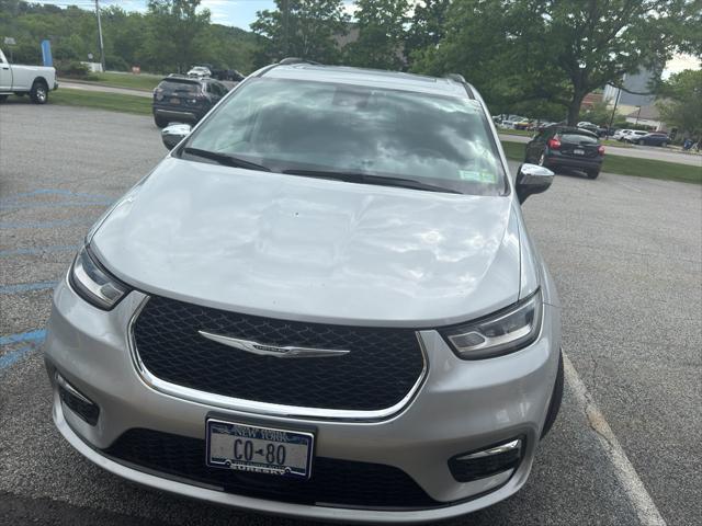 2023 Chrysler Pacifica Limited for sale in Goshen, NY