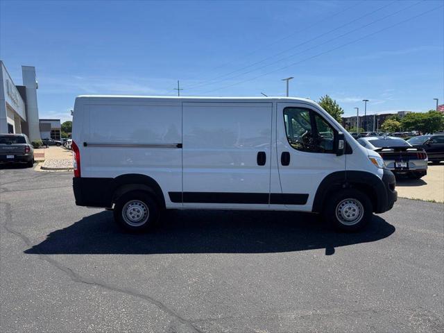2025 Ram ProMaster 2500 Cargo Van Tradesman Low Roof 136 WB w/Pass Seat