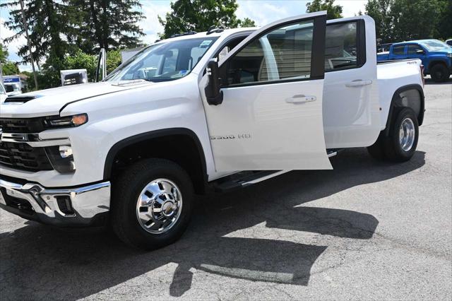 2026 Chevrolet Silverado 3500HD Crew Cab, Long Bed, LT Dual Rear Wheel, RWD