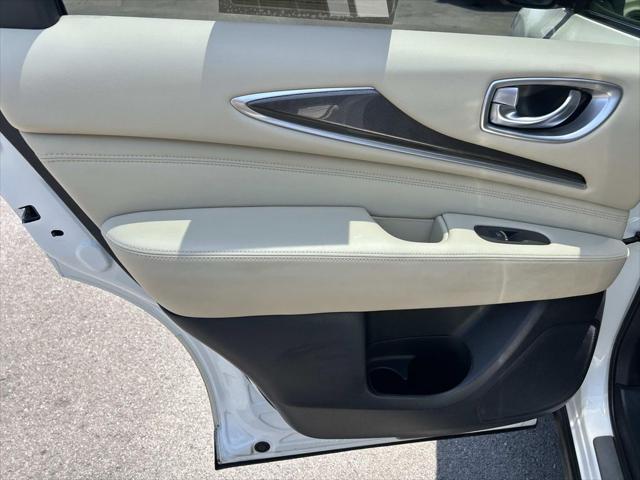 2019 INFINITI QX60 LUXE
