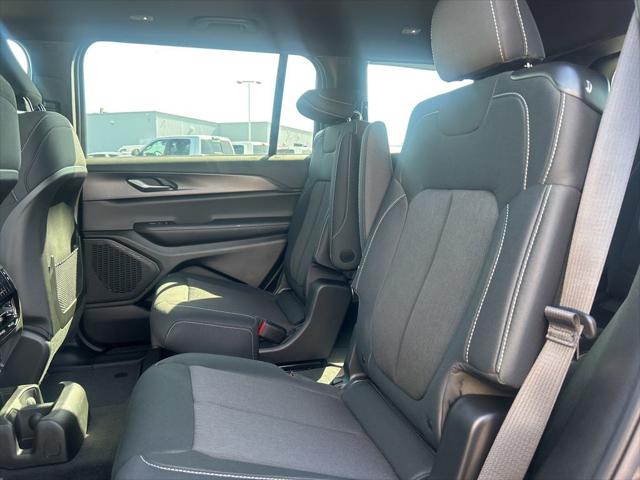 2026 Jeep Grand Cherokee L Altitude 4x4