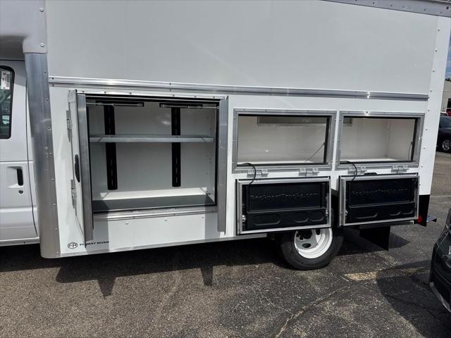 2027 Ford E-Series Cutaway Base