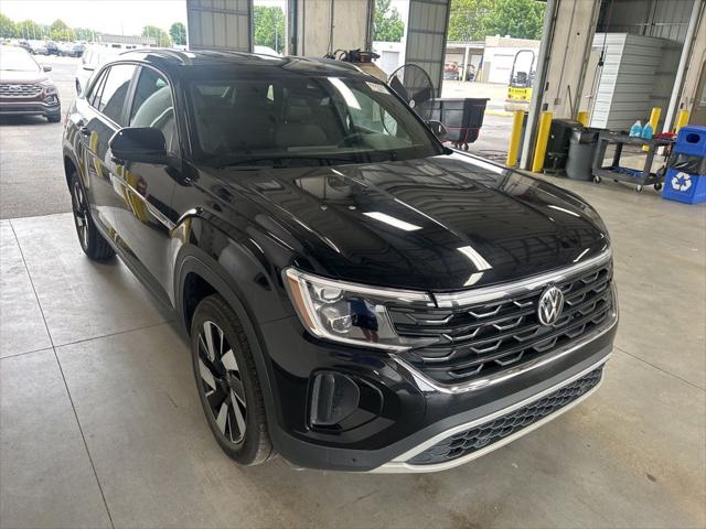 2025 Volkswagen Atlas Cross Sport 2.0T SE w/Technology for sale near Groveport, OH