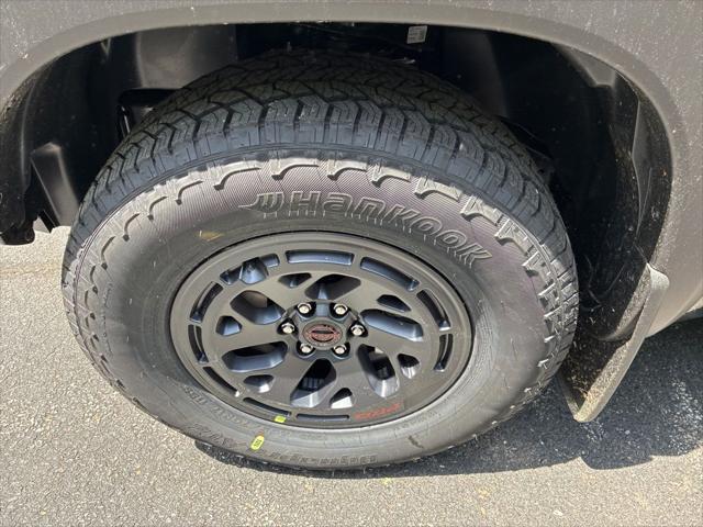 2026 Nissan Frontier Crew Cab Long Bed PRO-4X 4x4