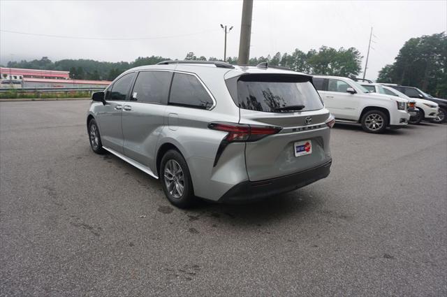 2022 Toyota Sienna XLE