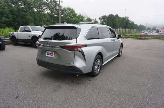 2022 Toyota Sienna XLE