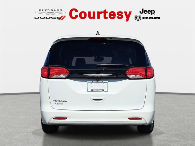 2023 Chrysler Voyager LX