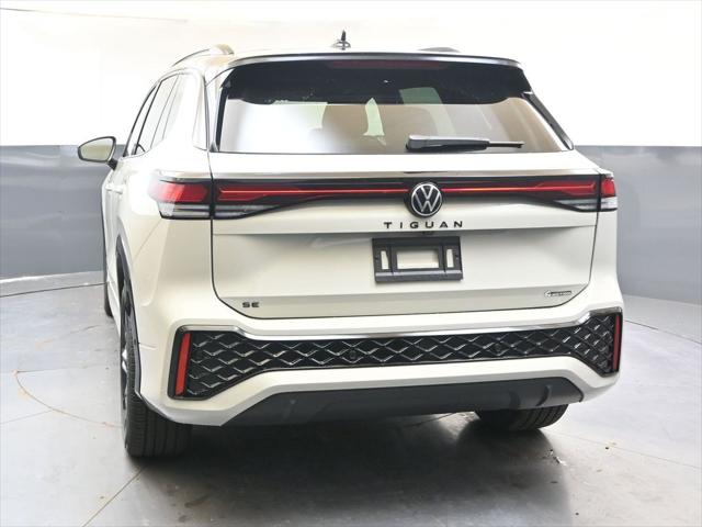 2026 Volkswagen Tiguan SE R-Line Black