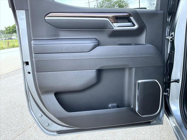2026 Chevrolet Silverado 1500 4WD Crew Cab Short Bed LT with 2FL