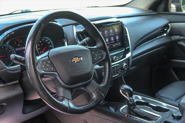 2022 Chevrolet Traverse AWD LT Leather