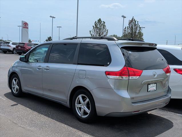 2012 Toyota Sienna XLE V6 8 Passenger