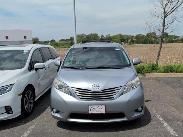 2012 Toyota Sienna XLE V6 8 Passenger