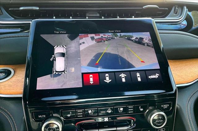 2022 Jeep Grand Cherokee Summit Reserve