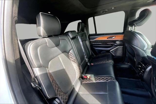 2022 Jeep Grand Cherokee Summit Reserve