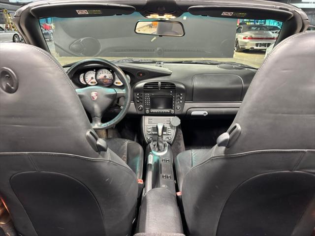 2004 Porsche 911 Carrera 4S