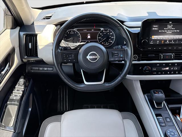 2022 Nissan Pathfinder SL 4WD