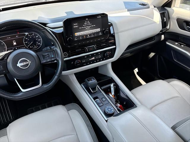 2022 Nissan Pathfinder SL 4WD