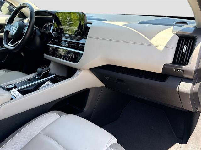 2022 Nissan Pathfinder SL 4WD