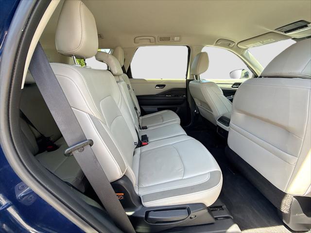 2022 Nissan Pathfinder SL 4WD
