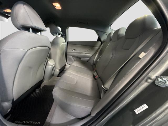 2025 Hyundai Elantra SE
