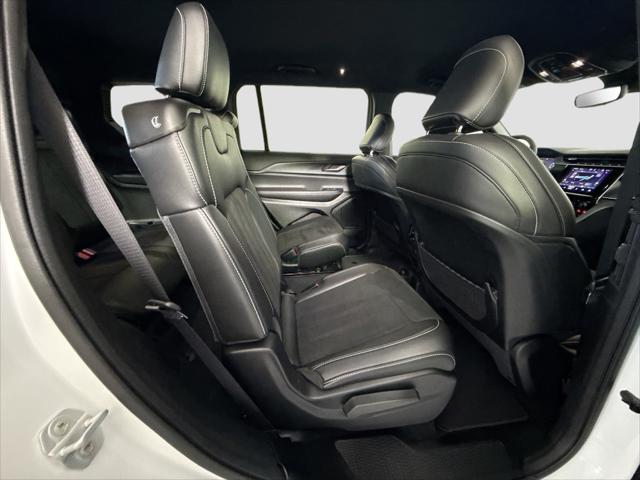 2023 Jeep Grand Cherokee L Altitude 4x4
