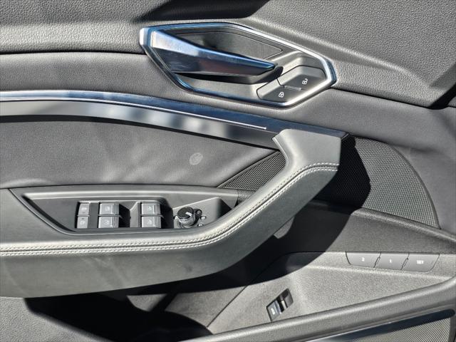 2024 Audi e-tron Prestige quattro