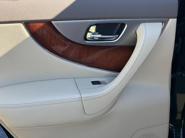2011 INFINITI FX35 Base