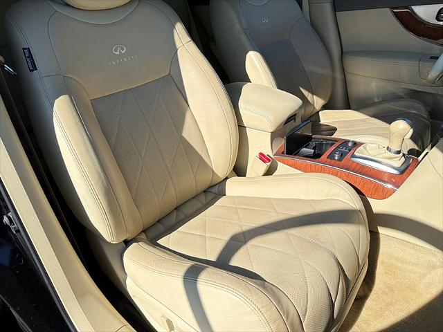 2011 INFINITI FX35 Base