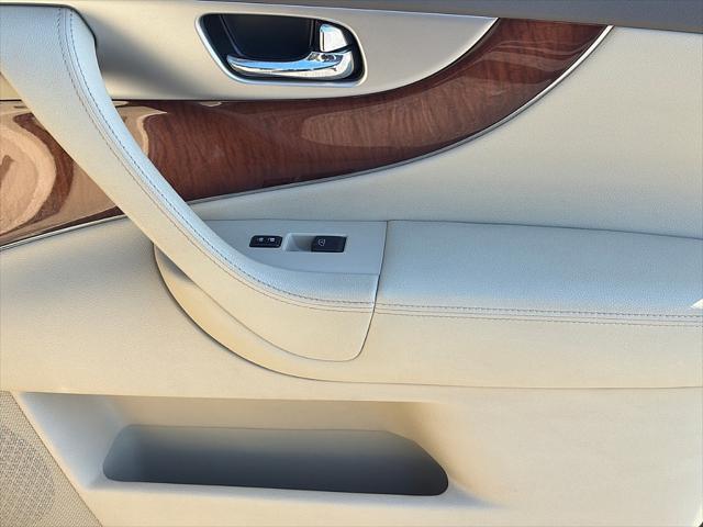 2011 INFINITI FX35 Base