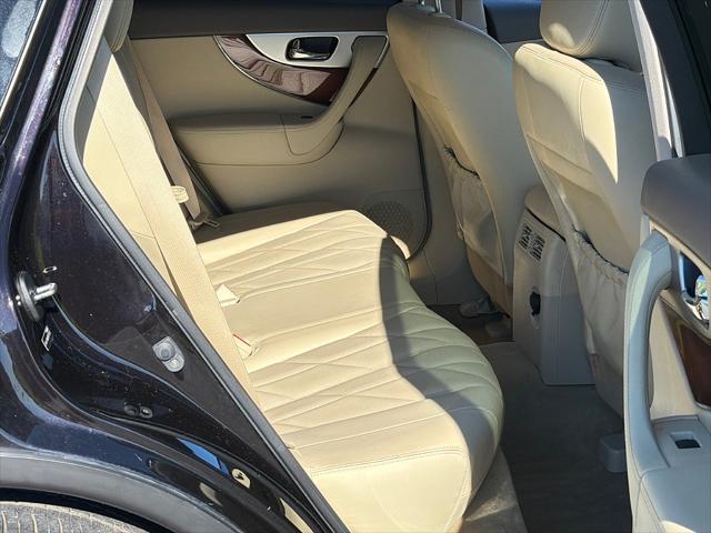2011 INFINITI FX35 Base
