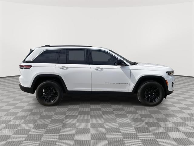 2025 Jeep Grand Cherokee Laredo X 4x4