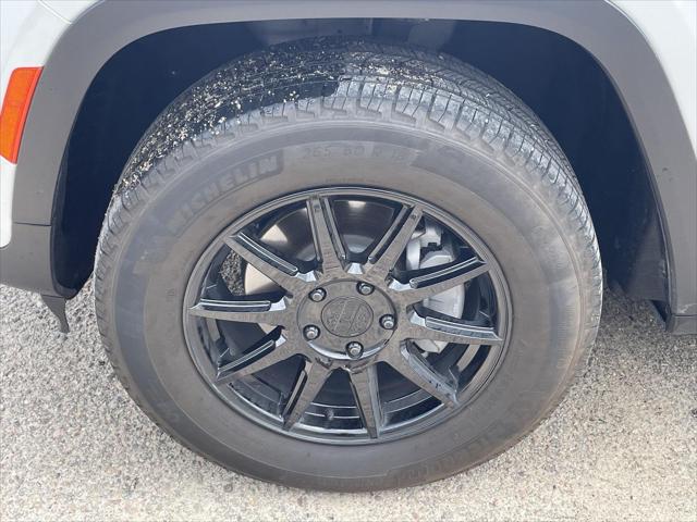2025 Jeep Grand Cherokee Laredo X 4x4