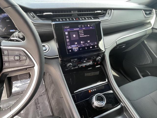 2025 Jeep Grand Cherokee Laredo X 4x4